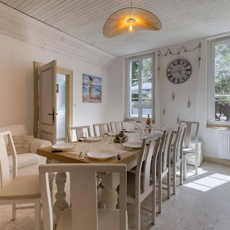 Du Sourdonnet By Interhome بيت للعطل